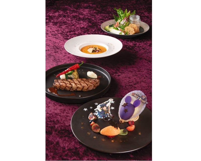 ディズニーアンバサダーホテル「エンパイア・グリル」“ディズニー・ハロウィーン”エンパイア・グリル・ディナー1万2800円
