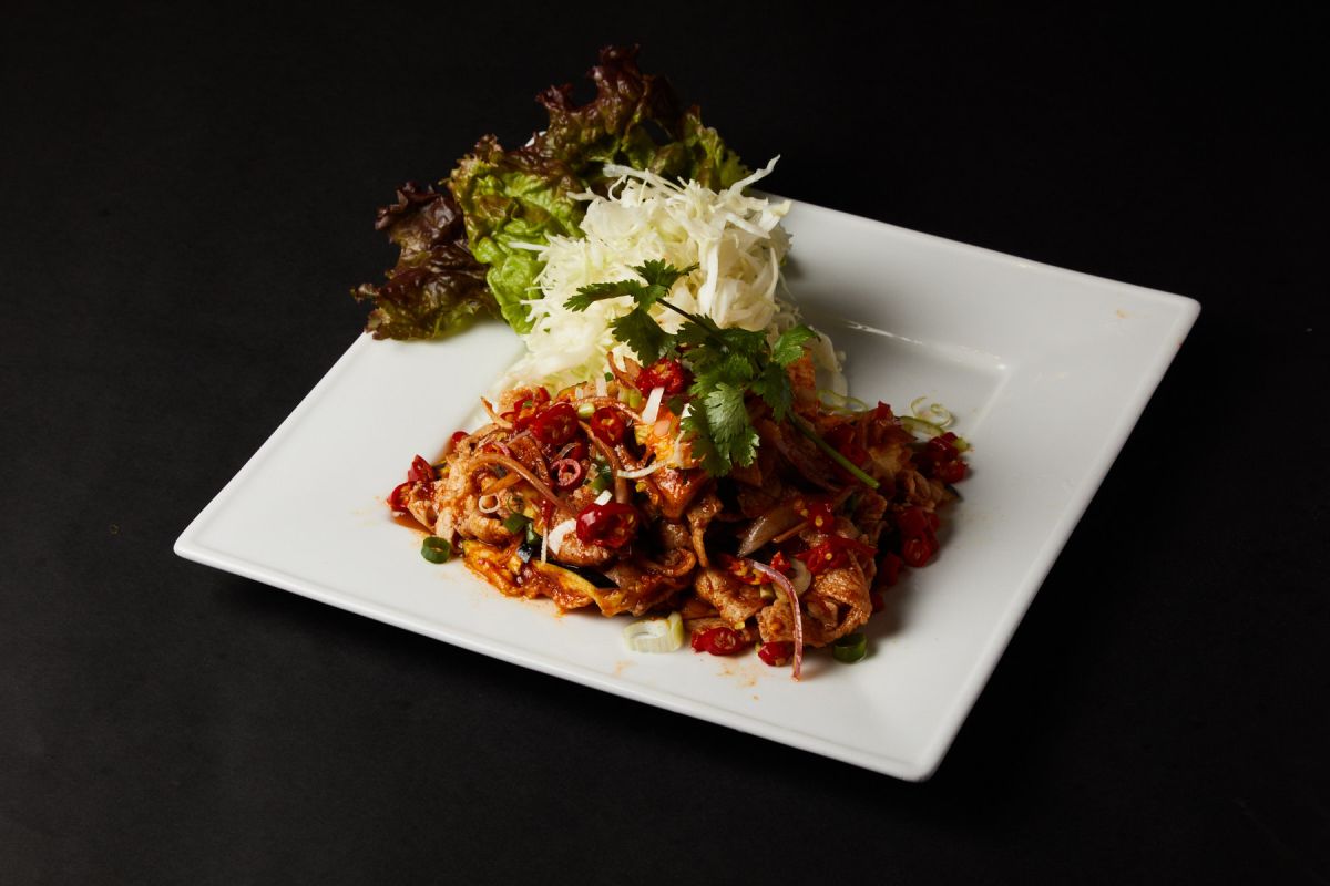 パームマクア（茄子と豚肉の旨辛サラダ　夏仕立て）／バンコク スマイル 1200円＜辛さレベル…★★、虎ノ門ヒルズエリア＞