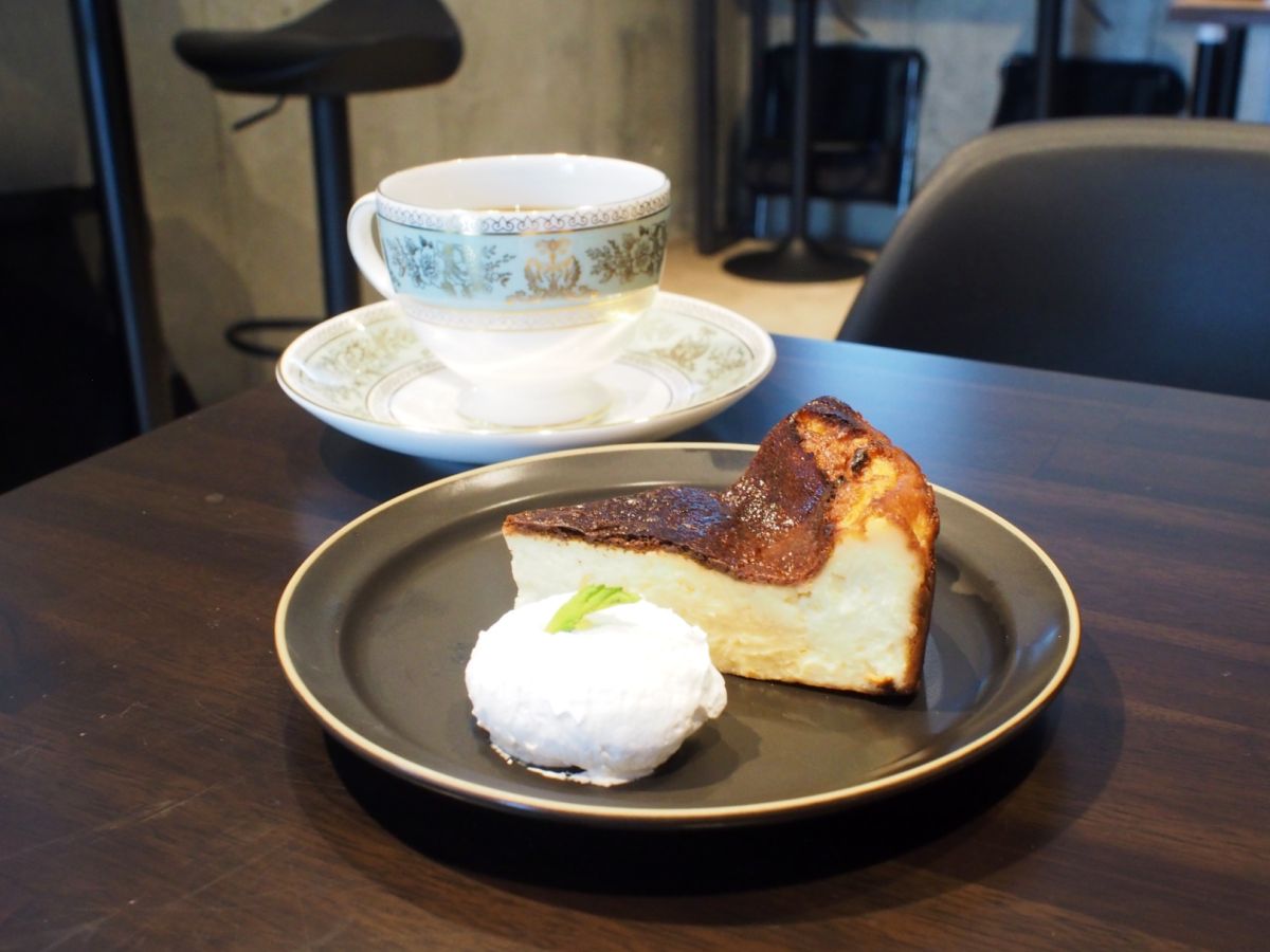 バスク風チーズケーキ 528円