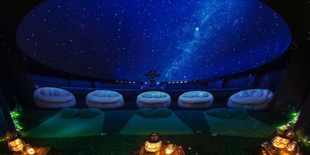 都会で星空に癒やされる！ サンシャインシティの「コニカミノルタプラネタリウム満天」の魅力