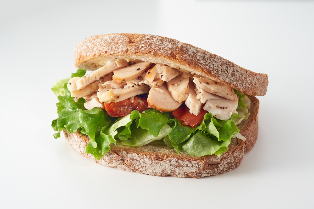 「チキン＆チーズクリーム 石窯カンパーニュ」545円