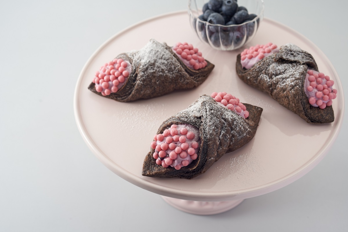 【8月3日（水）発売】「クリームパイ ブルーベリー＆ココア」300円　※一部店舗限定