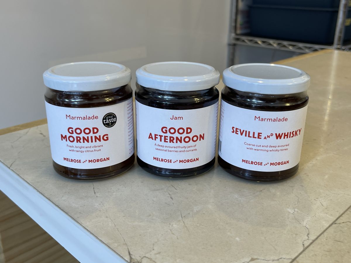 （左から）GOOD MORNING MARMALADE、GOOD AFTERNOON JAM、SEVILLE AND WHISKY MARMALADE 各1620円