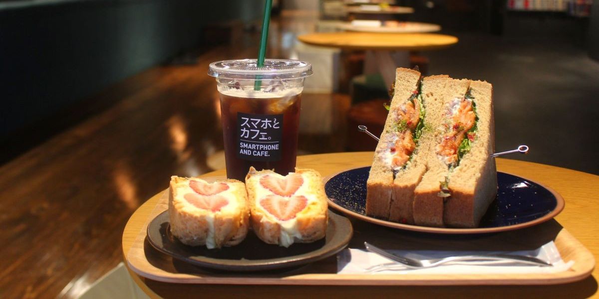 2022年3月、越谷に「スマホとカフェ。」がオープン！駅チカにあるくつろぎ空間はテレワークもOK！