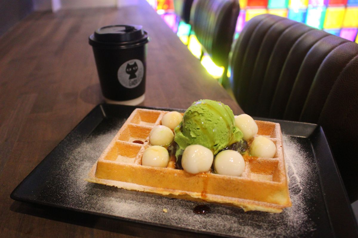 ブリュッセルワッフル「まっちゃアイスしらたまあんこ」980円