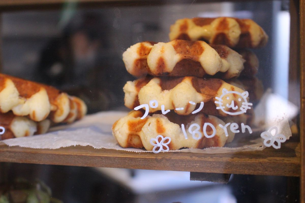 リエージュワッフル「プレーン」1個180円～