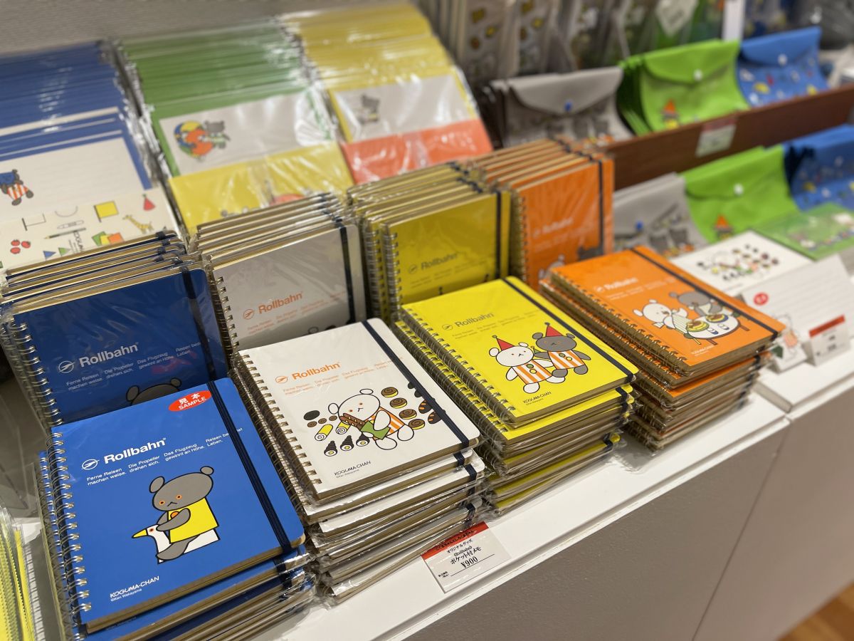 オリジナルグッズ 《Rollbahn》ポケット付きメモ 900円