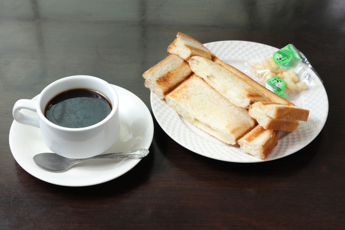 「ポテトサラダプレスサンド」（コーヒーを注文の場合は450円）