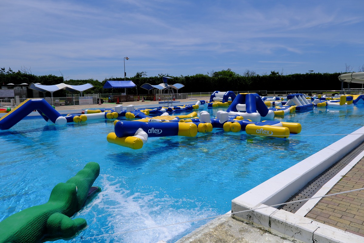 水上アスレチック