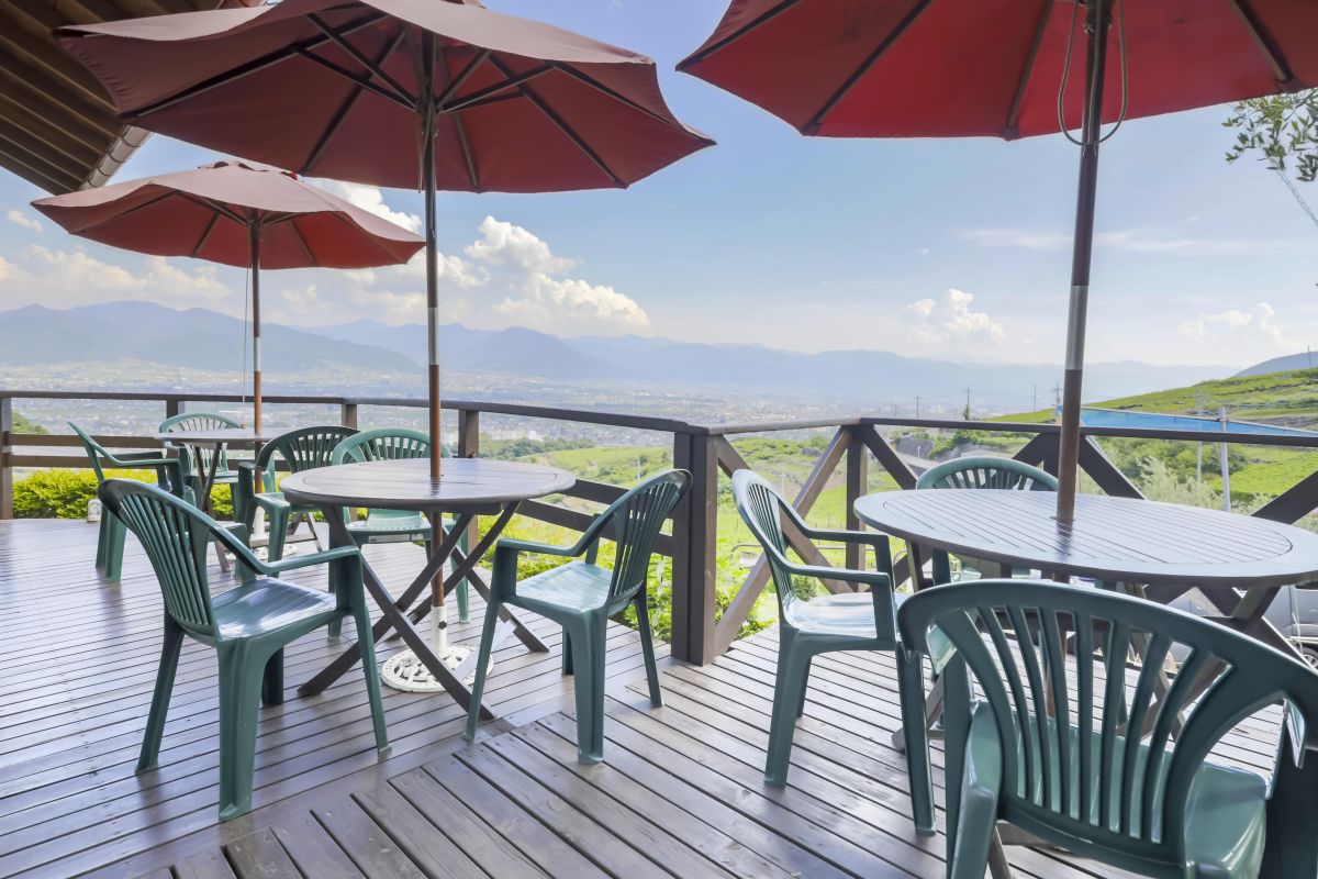 眺めもよく、東南に富士山、西に八ヶ岳という美しい景観。