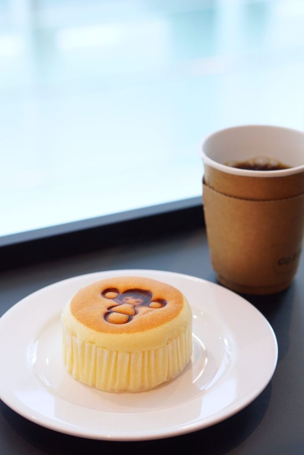 「チーズ蒸しパン」150円、「スペシャルコーヒー」280円