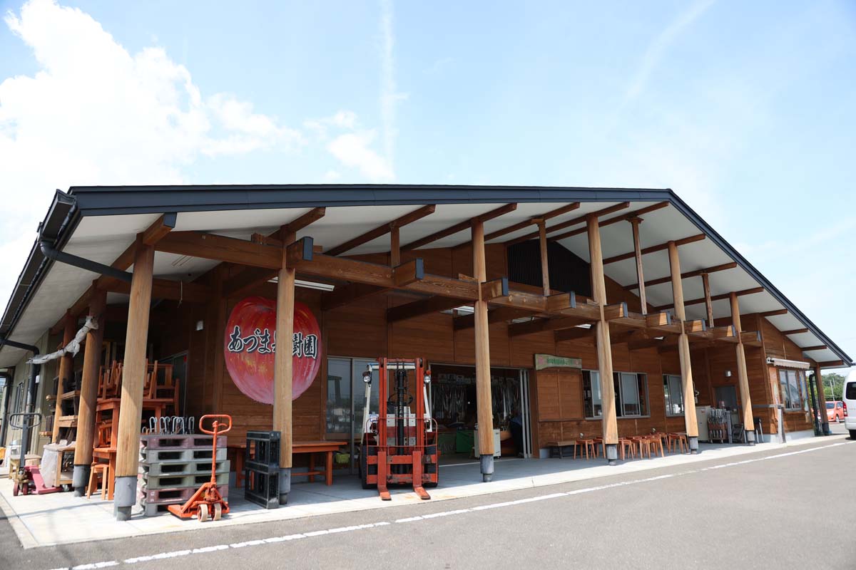 2009年にリニューアルした施設は木のぬくもりにあふれている