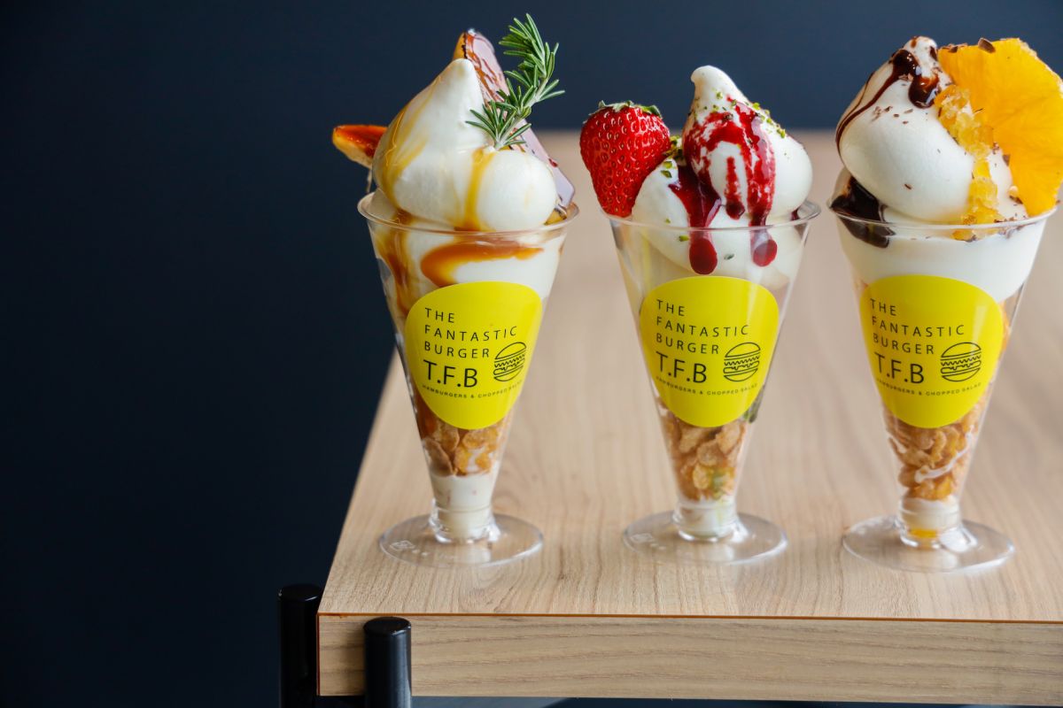 ミルキーなソフトクリームとフレッシュなフルーツのコラボ