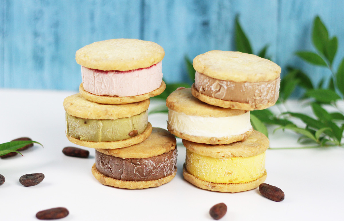 「アイスムースサンド」各560円