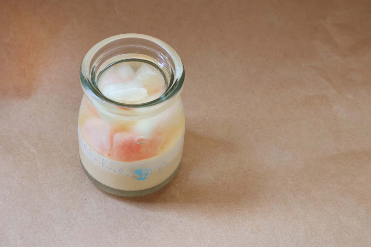 「福島の桃＆ぷりん」400円（提供時期：7月下旬～9月上旬※桃がなくなり次第終了）