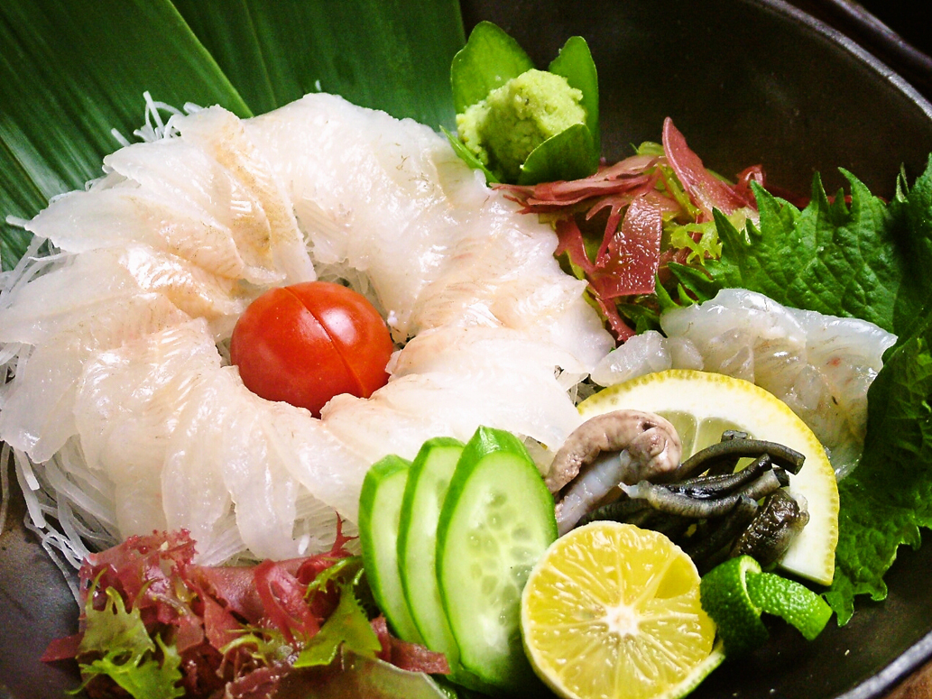 「伝助穴子のお造り」2200円