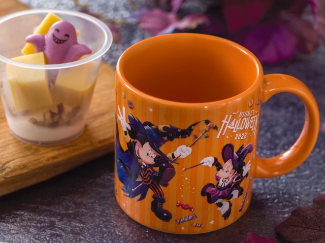 スウィートポテト&アーモンド、スーベニアカップ付き900円 プラズマレイズ・ダイナー（東京ディズニーランド） ホライズンベイ・レストラン（東京ディズニーシー）