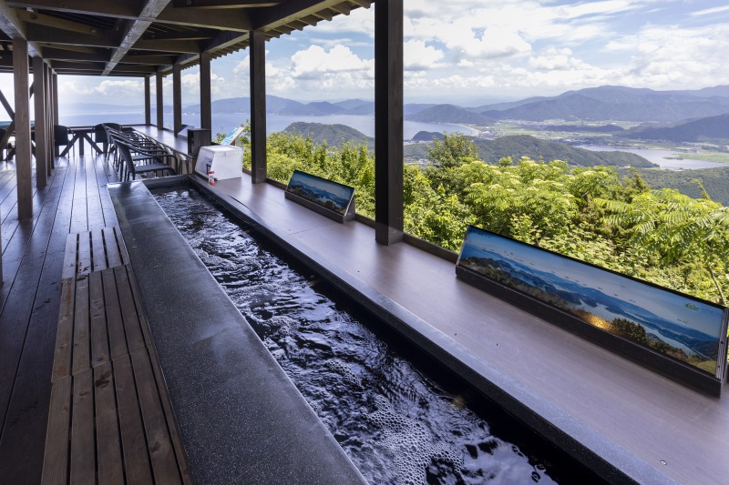 「美浜テラス」の足湯に入りながら眺める風景は「クールジャパンアワード2019」に認定