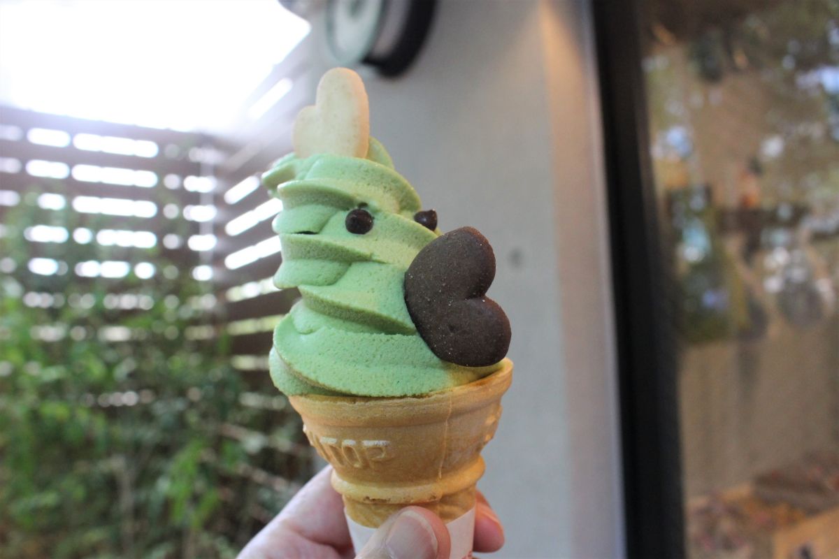 「参道ぴよちゃんソフト」380円