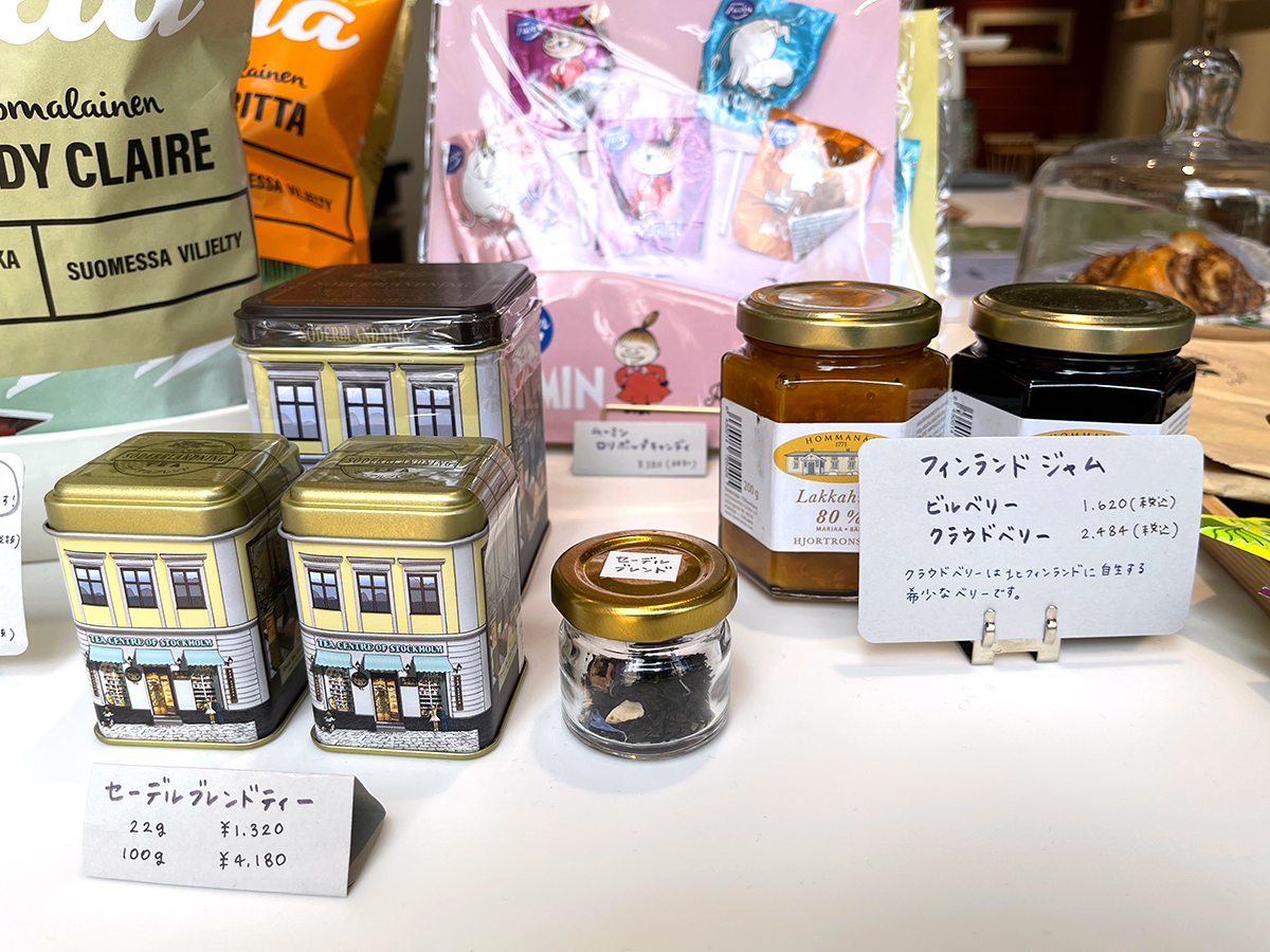 （左から）セーブルブレンドティー 22g 1320円／100g 4180円、フィンランドジャム ビルベリー 1620円、クラウドベリー 2484円
