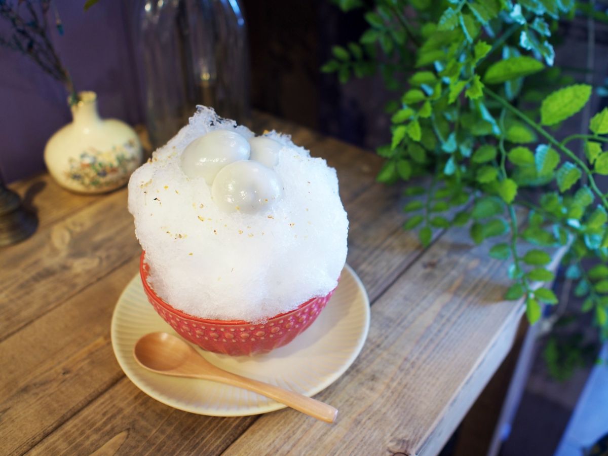 桂花冰火湯圓（芝麻）／金木犀タンユェンかき氷（黒ゴマ） 800円