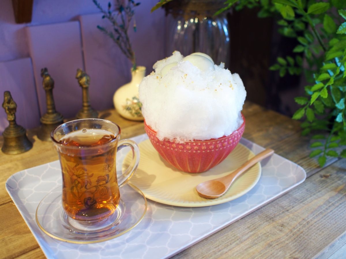 桂花冰火湯圓（芝麻）／金木犀タンユェンかき氷（黒ゴマ）＋台湾茶 1100円