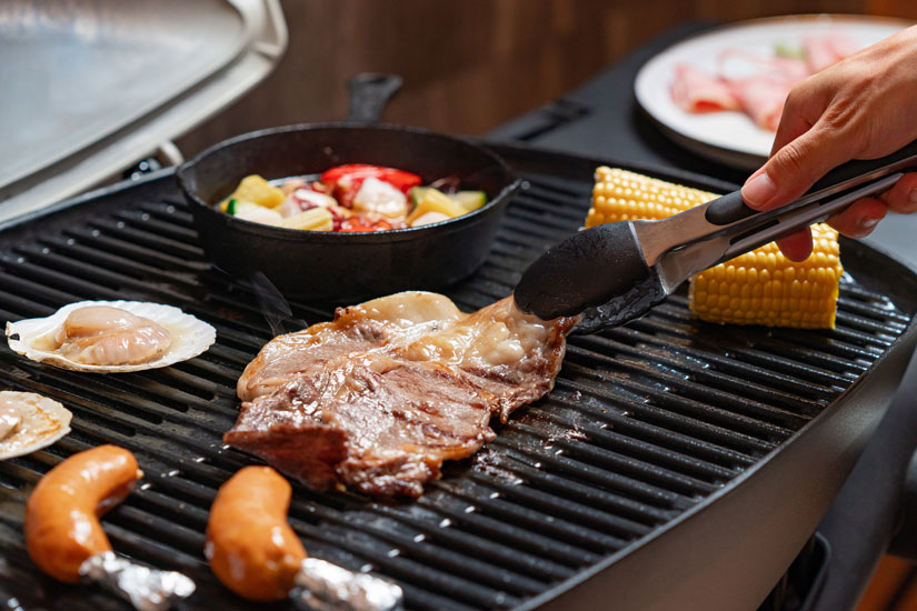 食材はダイニングにあるグリルで調理。グリルレンタルは4950円