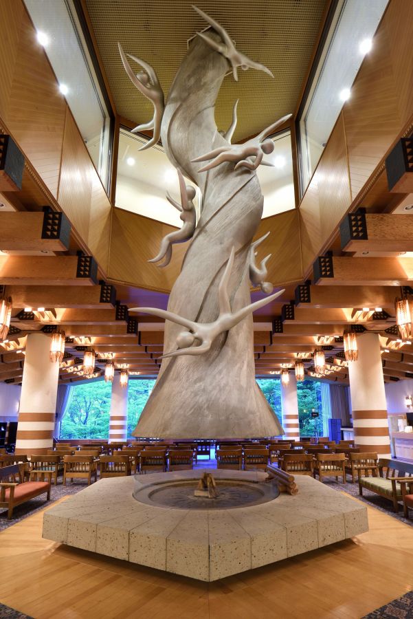 岡本太郎作大暖炉