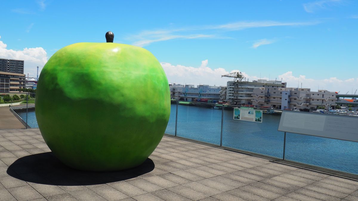 「青いりんご」安藤忠雄デザイン