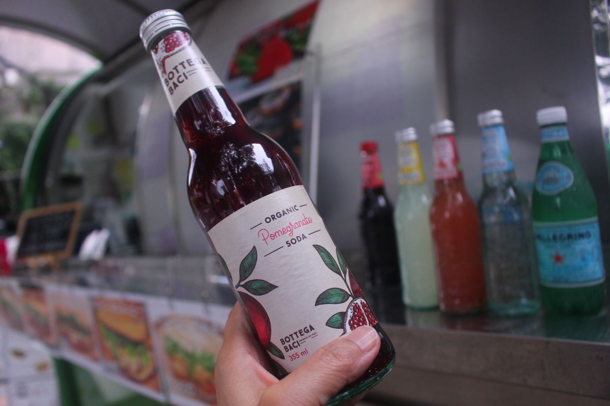 「オーガニック ザクロ・ソーダ」580円