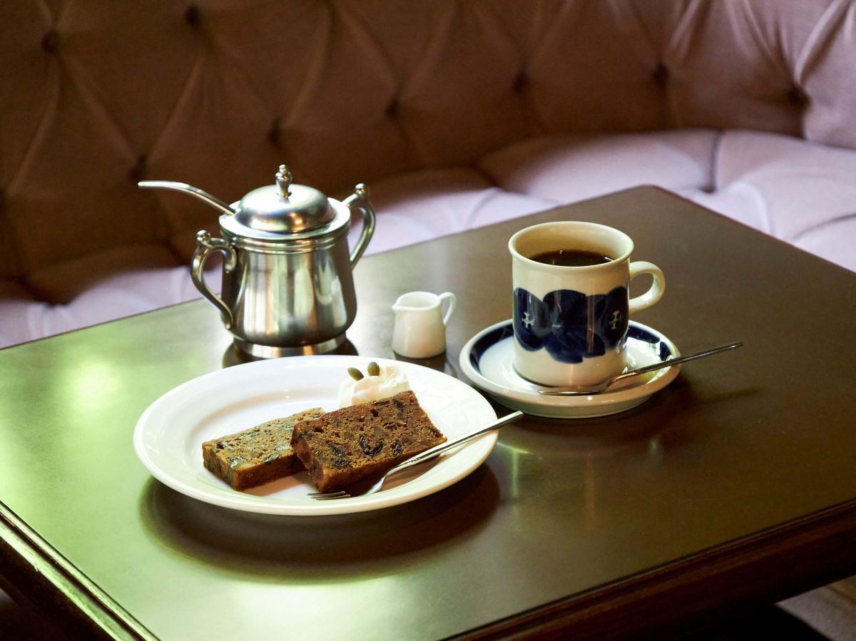 「フルーツケーキ」450円、「ブレンド」600円 ※セットメニューもあります 