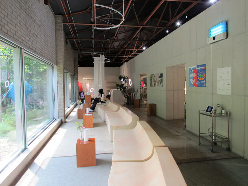 アモーレ聖水の内観