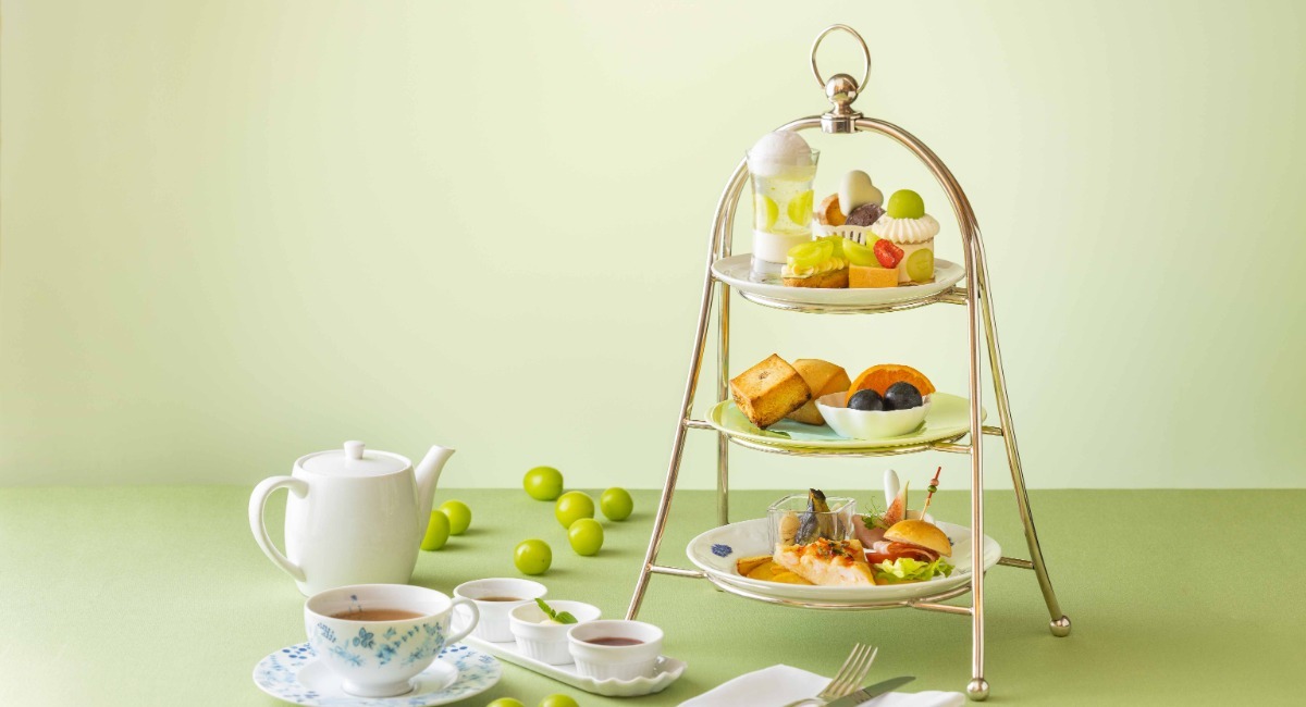 【横浜ベイホテル東急】優雅な「シャインマスカット アフタヌーンティー」は、さわやかな香りと抜群の甘さを誇るシャインマスカットが主役！