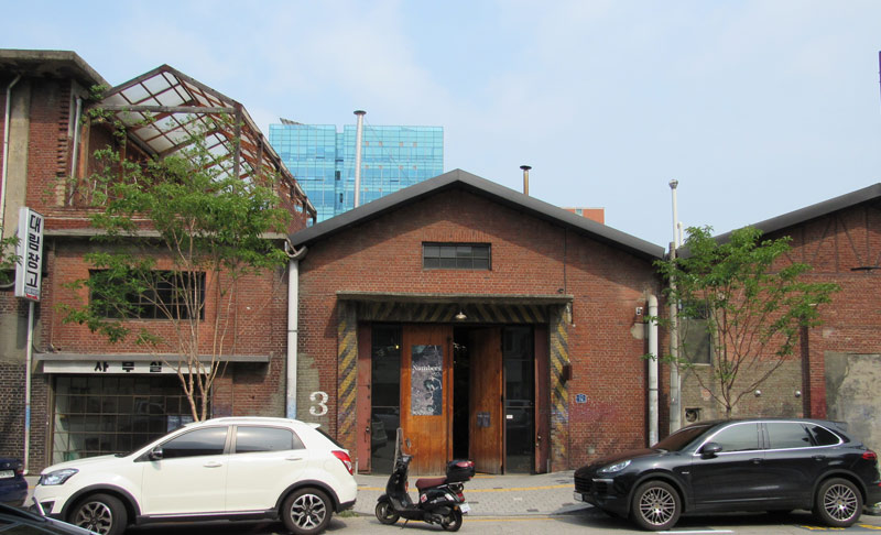 大林倉庫の外観