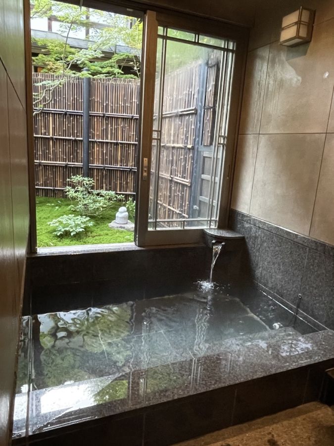 恵光院 ラグジュアリースイートルーム 半露天風呂