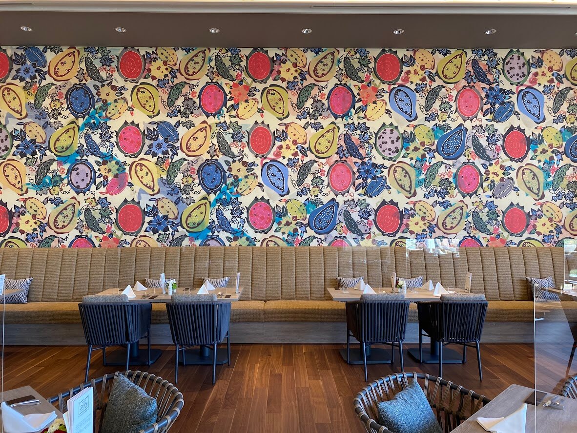 レストラン内壁面