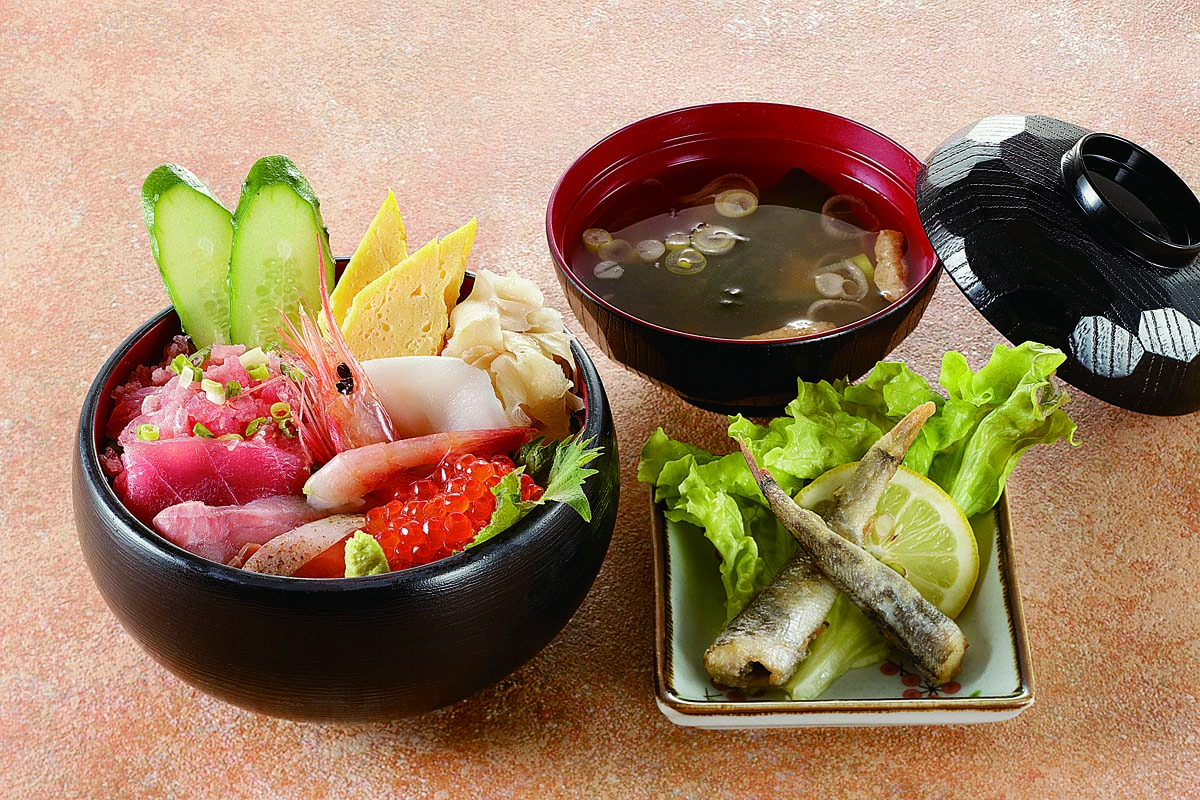 「いわき・ら・らミュウ」では「レストランふぇにっくす」の海鮮丼ランチが楽しめる