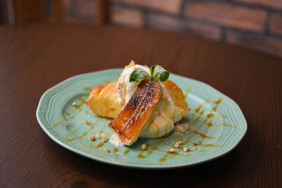 「手作りふんわりシフォンと焼きバナナ」580円