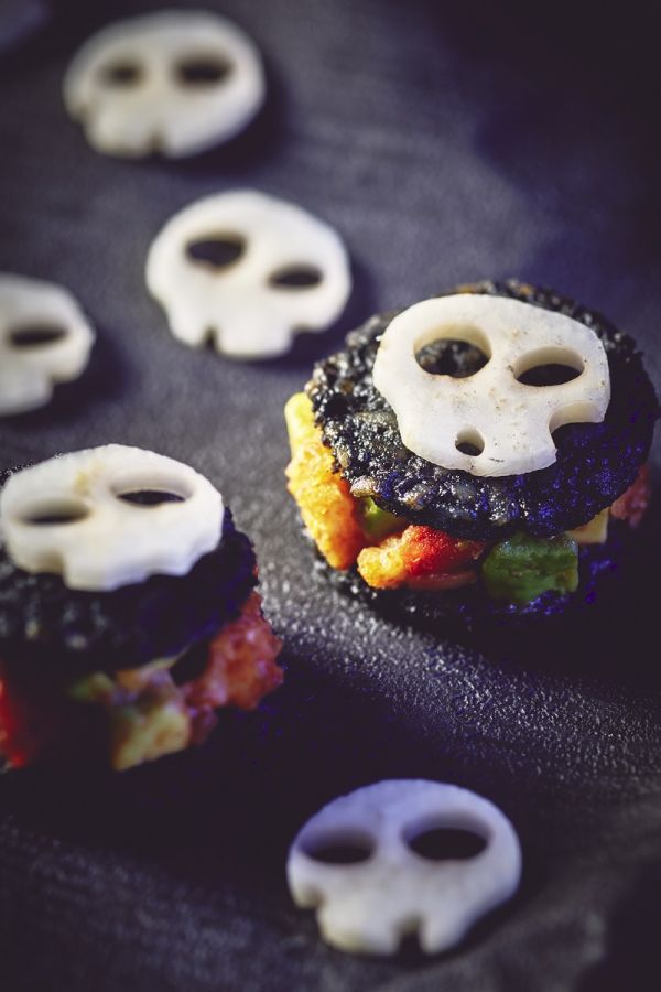 海老とアボカドのイカ墨ライスバーガー（イメージ）