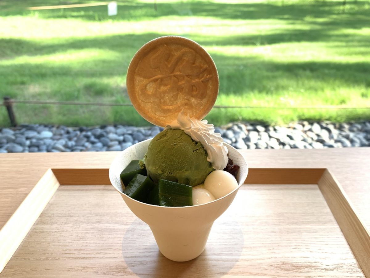 抹茶パフェ　1100円