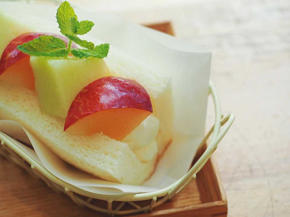 「季節のフルーツサンド」700円〜