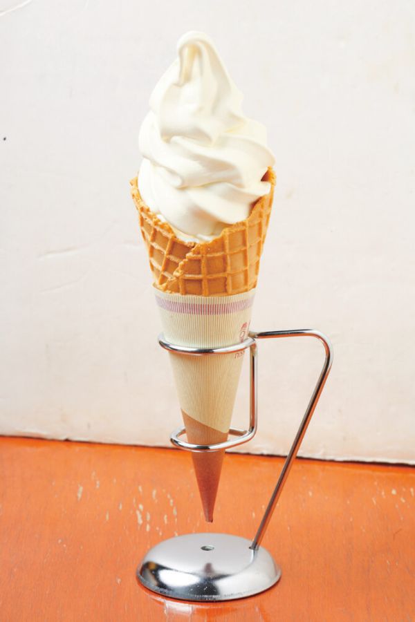 濃厚なジャージーミルクの味わいが楽しめるソフトクリーム380円