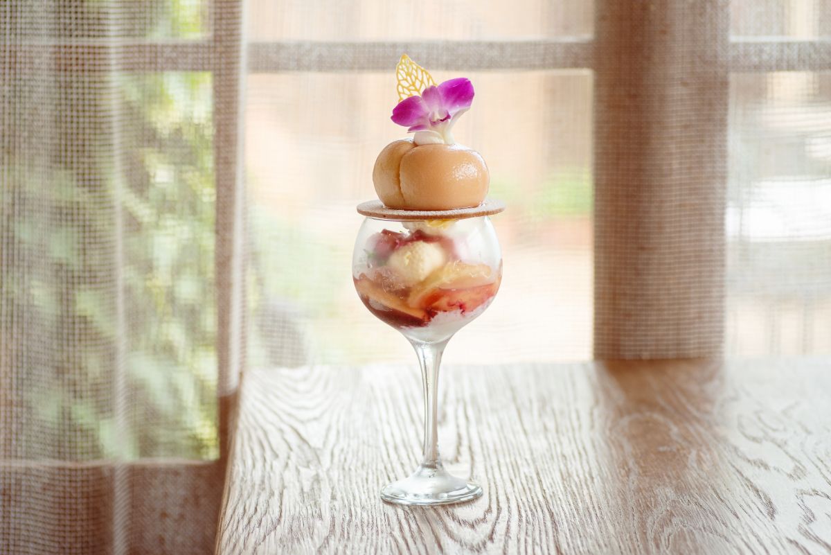 「桃のスペシャルパフェ」2750円