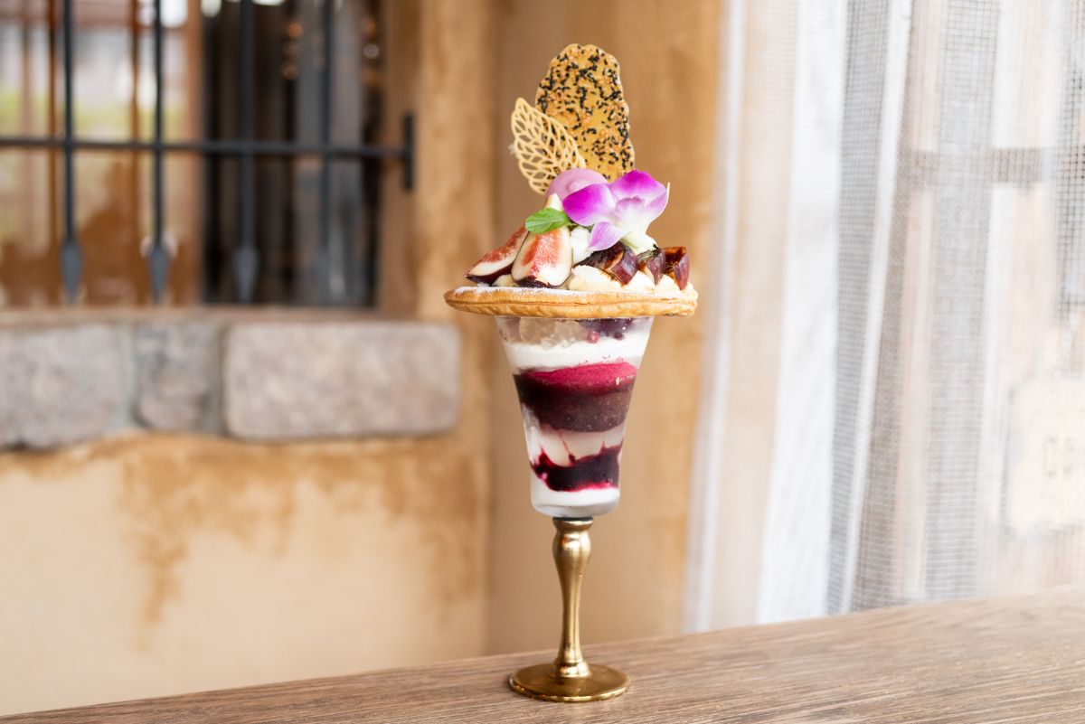 「イチジクのミルフィーユパフェ」1848円