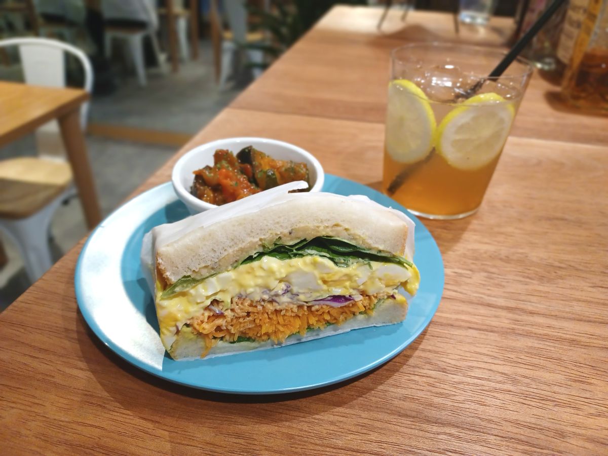 今日のまかないプレート （ドリンクセット） 1000円