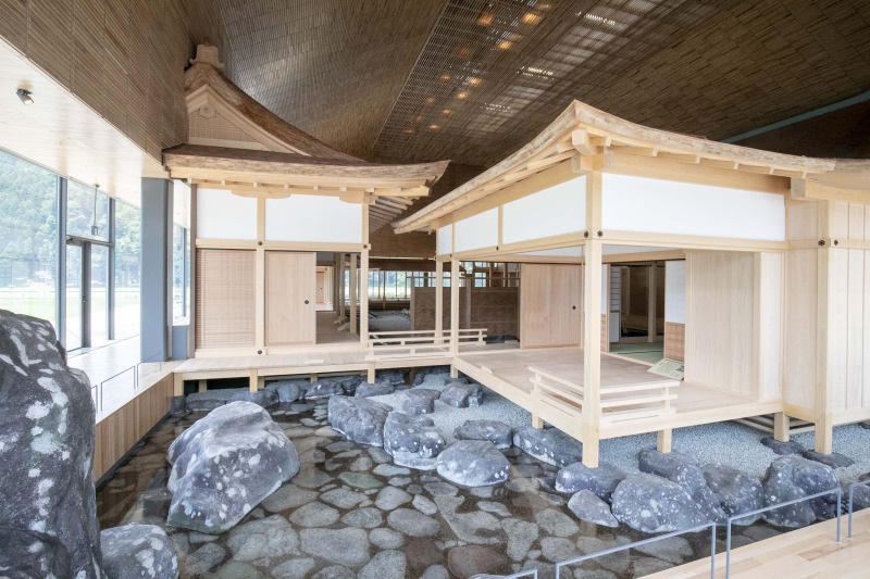 中庭や池の石も3次元測定して遺跡と同じ形で再現されています