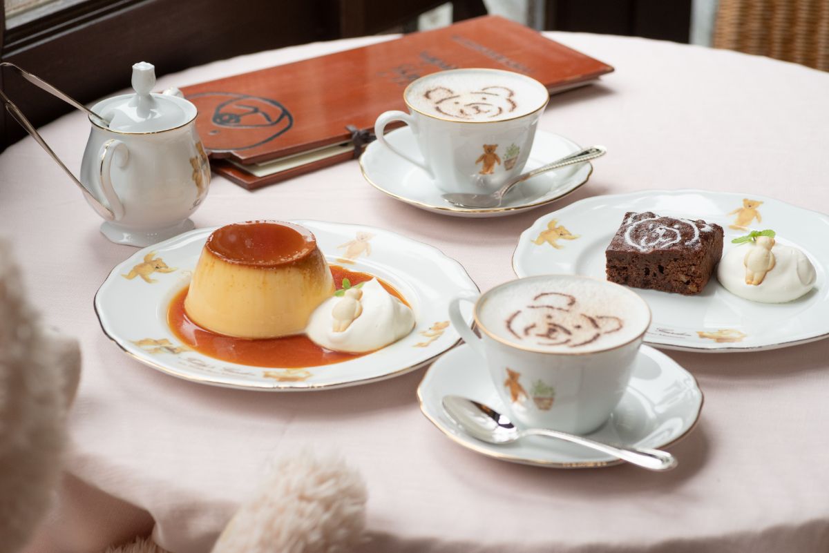 「デカプリン」550円、「ベア・ブラウニー」550円、「デンちゃんカフェラテ」660円