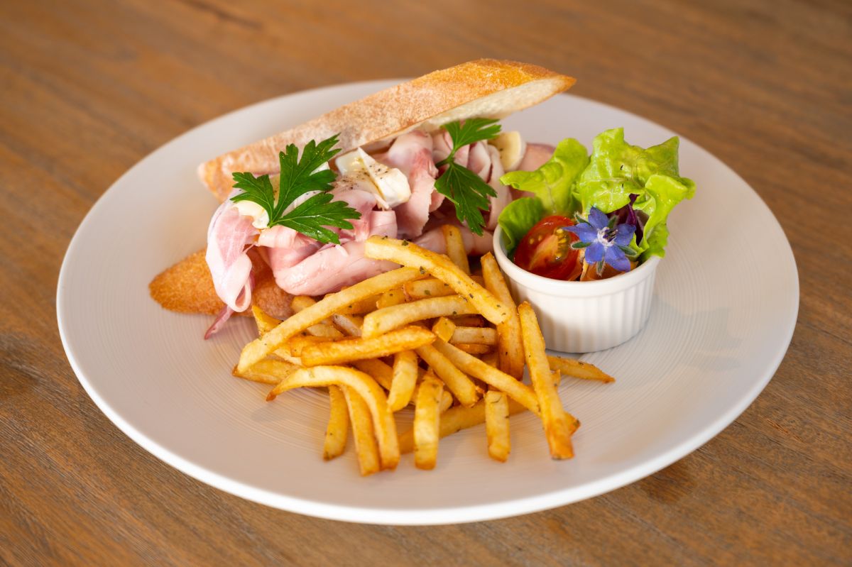 十勝ロイヤルマンガリッツァ豚のカスクート1700円