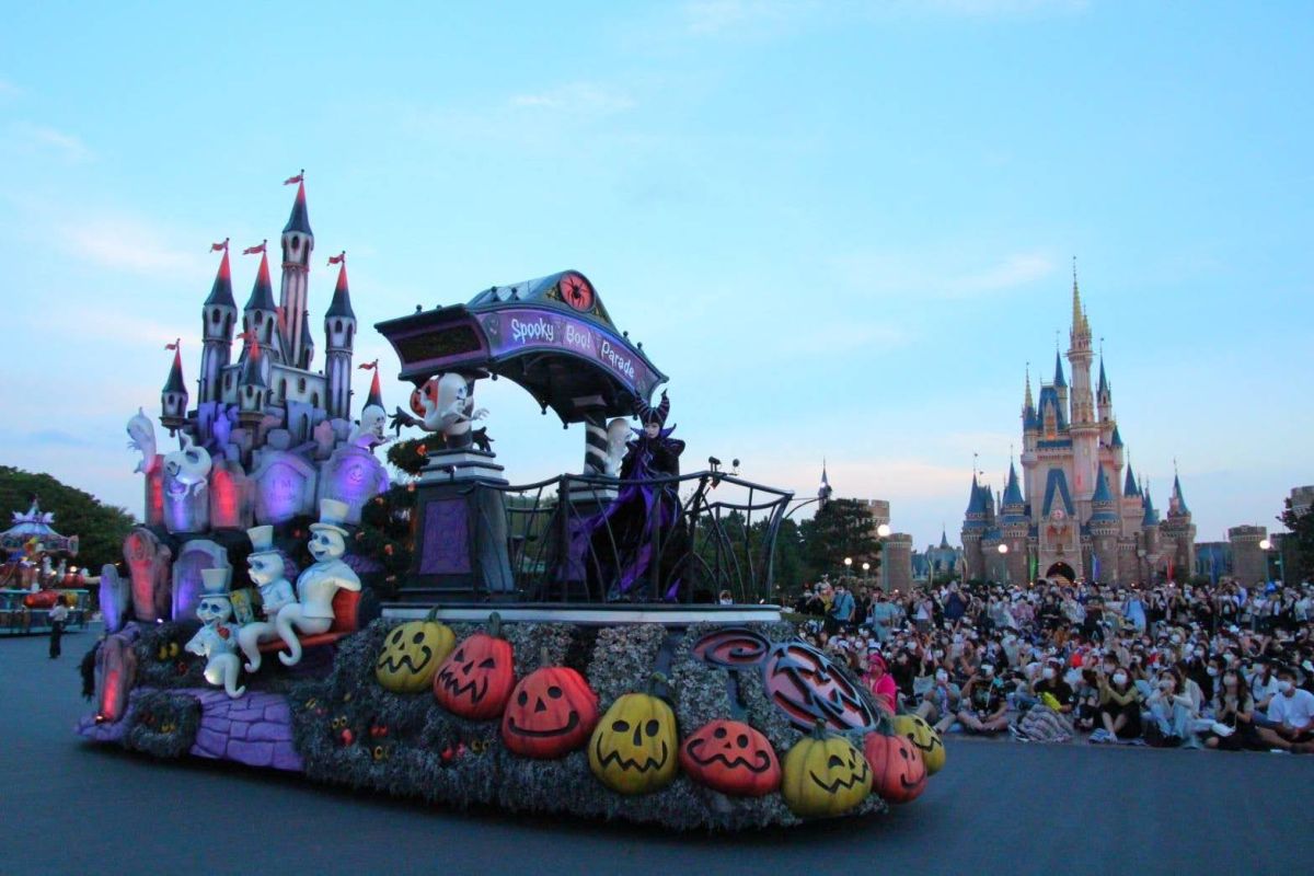 お墓だらけのシンデレラ城をイメージ