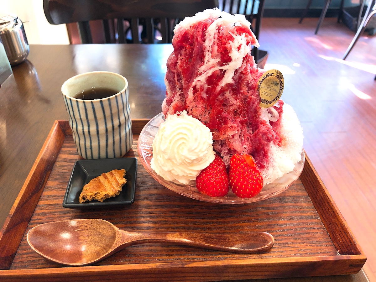 「純氷かき氷（いちご練乳）」